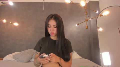 Snapshot of vaelina_angels chatting on 03.22.26 VAELINA ANGELS online show from 03.22.26