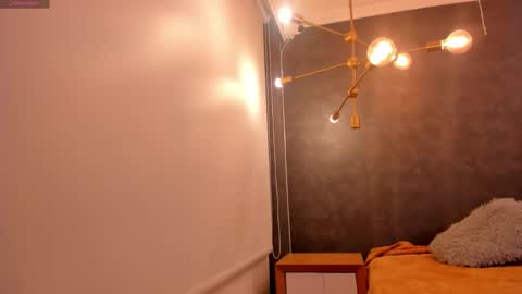 Snapshot of vaelina_angels chatting on 03.26.26 VAELINA ANGELS online show from 03.26.26