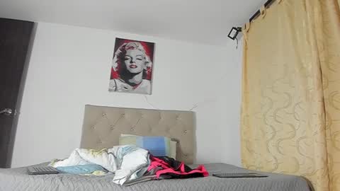 Snapshot of vahiolet_smith chatting on 09.09.25 Vahiolet smith online show from 09.09.25