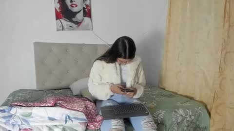 Snapshot of vahiolet_smith chatting on 09.19.25 Vahiolet smith online show from 09.19.25