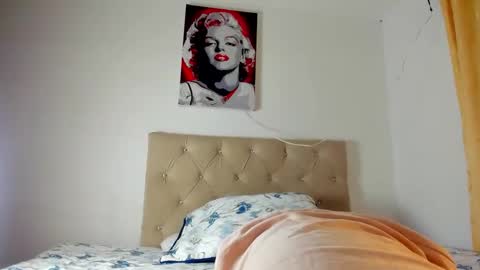 Snapshot of vahiolet_smith chatting on 10.01.25 Vahiolet smith online show from 10.01.25