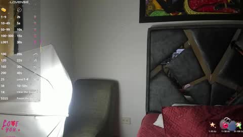 Snapshot of vahiolet_smith chatting on 11.11.25 Vahiolet smith online show from 11.11.25