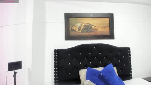 Snapshot of vahiolet_smith chatting on 11.26.25 Vahiolet smith online show from 11.26.25