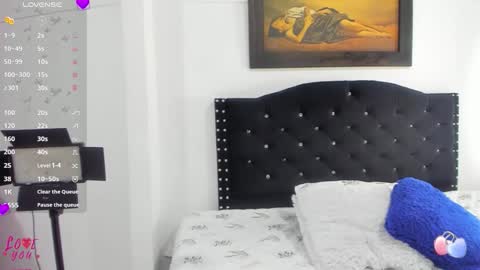 Snapshot of vahiolet_smith chatting on 12.19.25 Vahiolet smith online show from 12.19.25