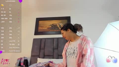 Snapshot of vahiolet_smith chatting on 01.16.26 Vahiolet smith online show from 01.16.26