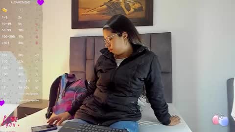 Snapshot of vahiolet_smith chatting on 01.17.26 Vahiolet smith online show from 01.17.26