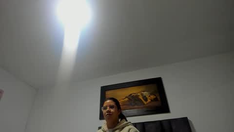 Snapshot of vahiolet_smith chatting on 01.18.26 Vahiolet smith online show from 01.18.26