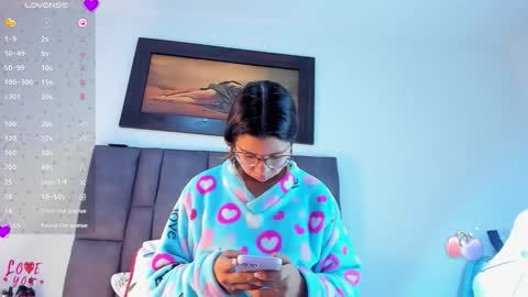 Snapshot of vahiolet_smith chatting on 02.14.26 Vahiolet smith online show from 02.14.26