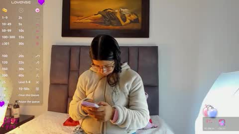 Snapshot of vahiolet_smith chatting on 02.18.26 Vahiolet smith online show from 02.18.26