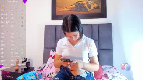 Snapshot of vahiolet_smith chatting on 03.05.26 Vahiolet smith online show from 03.05.26