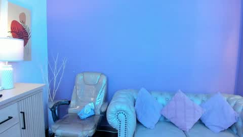 Snapshot of vailoetharris chatting on 04.19.26 Vaiolet Harris online show from 04.19.26