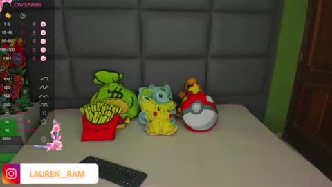 Snapshot of vain_sexualxx chatting on 06.30.26 luna online show from 06.30.26