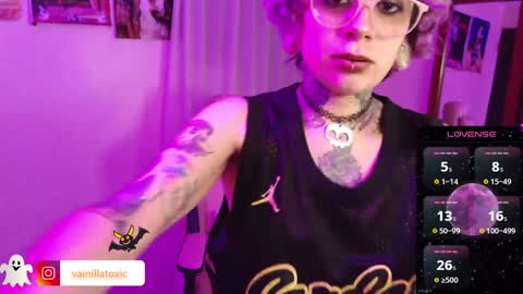 Vainilla Independent model online show from 01.28.25