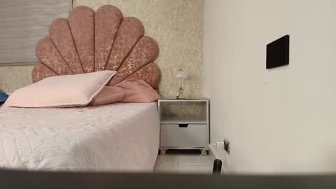 Vaiolet colls online show from 02.01.26