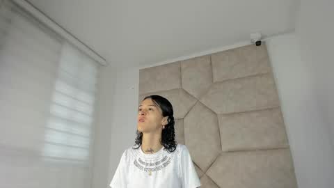 V A I O L E T T  S M I T H online show from 09.17.25