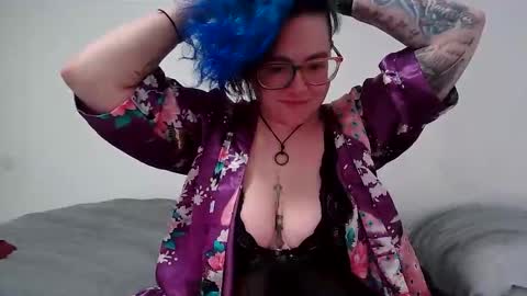 Snapshot of valarieak chatting on 03.28.26 valarieak online show from 03.28.26