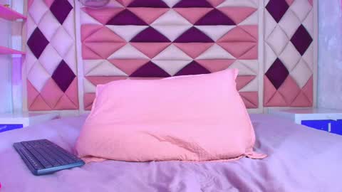 Snapshot of vale_castro1 chatting on 09.19.25 Valentina online show from 09.19.25