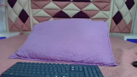 Snapshot of vale_castro1 chatting on 10.06.25 Valentina online show from 10.06.25