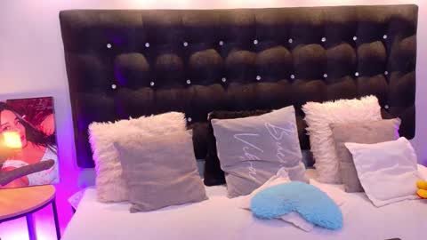 Valen Scott online show from 11.17.25