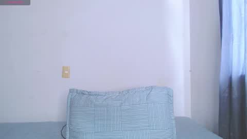 IG-valen mendoza99  twitter valenthompson99 online show from 12.04.25