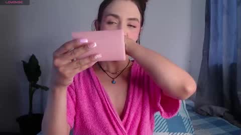 IG-valen mendoza99  twitter valenthompson99 online show from 05.17.26
