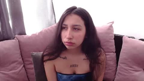 Snapshot of valen_tina33 chatting on 05.20.26 Valentina online show from 05.20.26