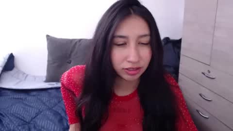 Snapshot of valen_tina33 chatting on 05.28.26 Valentina online show from 05.28.26