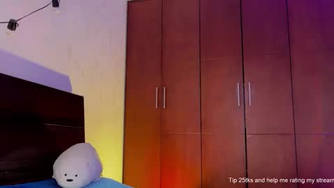 Snapshot of valent1nn chatting on 12.29.24 Valentin independent Cam Boy online show from 12.29.24