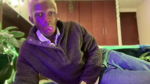 Snapshot of valent1nn chatting on 01.17.25 Valentin independent Cam Boy online show from 01.17.25