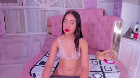 Snapshot of valentina_cortes72 chatting on 11.13.25 Valentina online show from 11.13.25