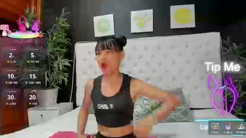 Snapshot of valentina_santillana chatting on 09.16.25 valentina_santillana online show from 09.16.25