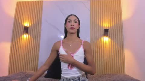 valentinaliux_ online show from 04.23.26