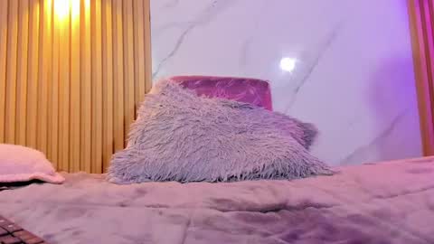 valentinaliux_ online show from 06.03.26