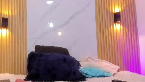 valentinaliux_ online show from 07.28.26