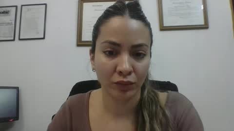 valentinaseleni24 online show from 10.17.25