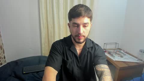Snapshot of valentino2201 chatting on 12.24.24 valentino online show from 12.24.24