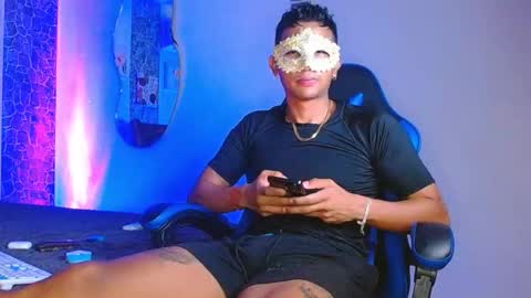 Snapshot of valentino_fs chatting on 09.11.25 Mistery Guy online show from 09.11.25