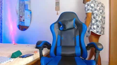 Snapshot of valentino_fs chatting on 10.05.25 Mistery Guy online show from 10.05.25