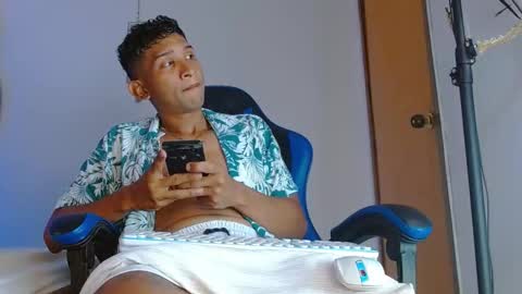 Snapshot of valentino_fs chatting on 12.16.25 Mistery Guy online show from 12.16.25