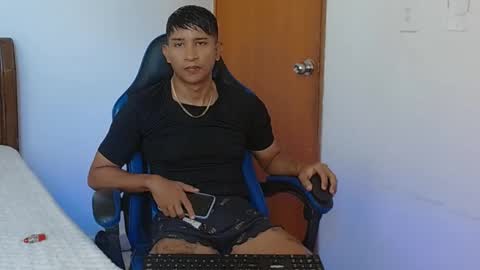 Snapshot of valentino_fs chatting on 02.07.26 Mistery Guy online show from 02.07.26