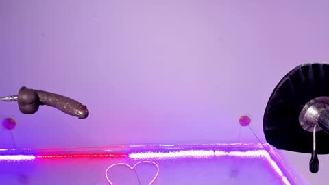 Snapshot of valentinomoreti chatting on 10.25.25 Valentino online show from 10.25.25