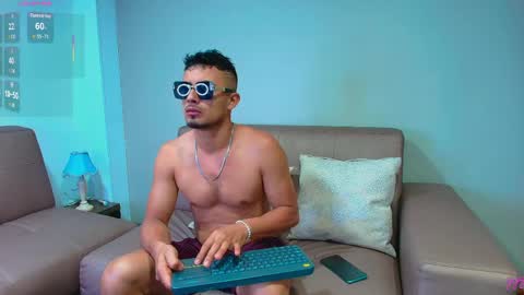 Snapshot of valentinos_ chatting on 05.31.26 Valentinos online show from 05.31.26