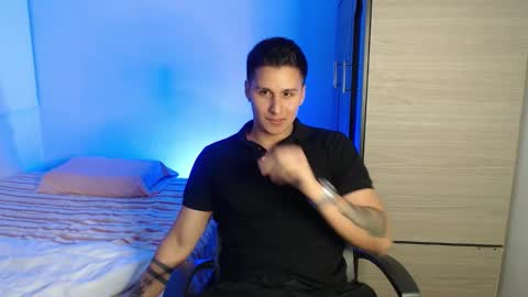 Snapshot of valentinosex_1 chatting on 02.23.26 VALENTINO online show from 02.23.26