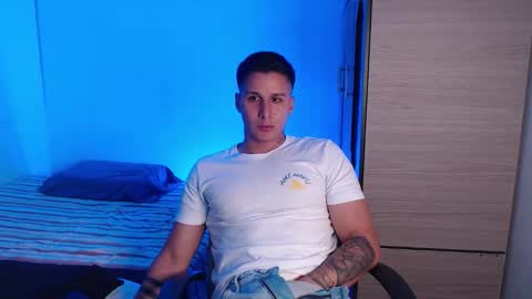 Snapshot of valentinosex_1 chatting on 03.01.26 VALENTINO online show from 03.01.26