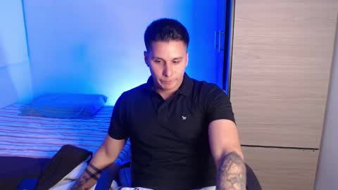 Snapshot of valentinosex_1 chatting on 03.05.26 VALENTINO online show from 03.05.26