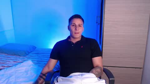 Snapshot of valentinosex_1 chatting on 03.08.26 VALENTINO online show from 03.08.26