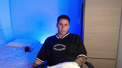 Snapshot of valentinosex_1 chatting on 03.14.26 VALENTINO online show from 03.14.26