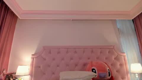 Vale Toro  online show from 02.24.25