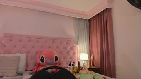 Vale Toro  online show from 02.26.25