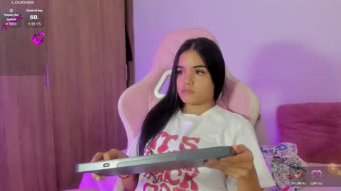 Snapshot of valeri_10 chatting on 12.22.25 valeri_10 online show from 12.22.25